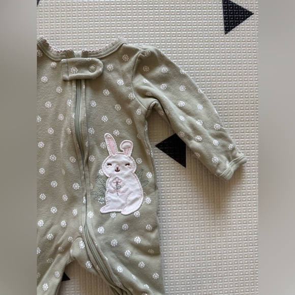 Carter’s|Baby girl Sage green ditsy floral with Bunny One Piece,footsies••• - Picture 2 of 4
